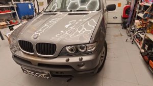 BMW x5 e53 рестайлинг. Улучшение штатного света. Установка светодиодных модулей Aozoom k3 pro 2025