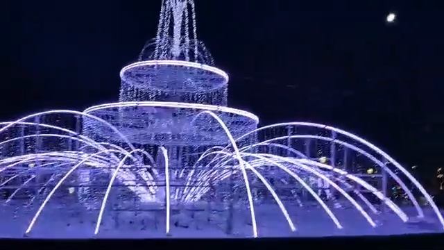 Световой фонтан около Адмиралтейства в Санкт-Петербурге смотреть онлайн