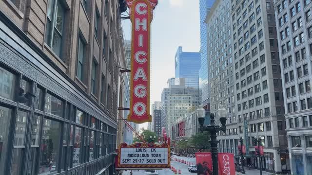 🇺🇸 Чикаго, США 😎 Яркая суббота 🍁 Осенняя атмосфера Октоберфеста смотреть онлайн