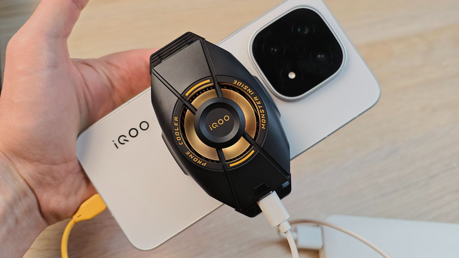 КУЛЕР ДЛЯ ТЕЛЕФОНА ОТ IQOO - COOLER 2 смотреть онлайн