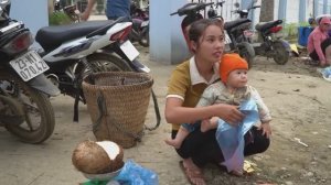 Мама поневоле. Дуонг. Собираю клубни таро для продажи и покупаю дочке плюшевого мишку. Серия 24