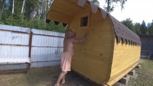 В гости на соседнюю улицу смотреть баньку. Июнь 2021 года.