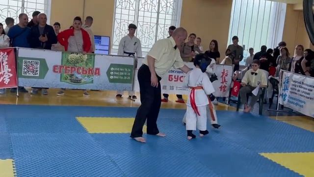 Кондратов Артем (сіро)м.Кропивницький VS Троценко Нікі? смотреть онлайн