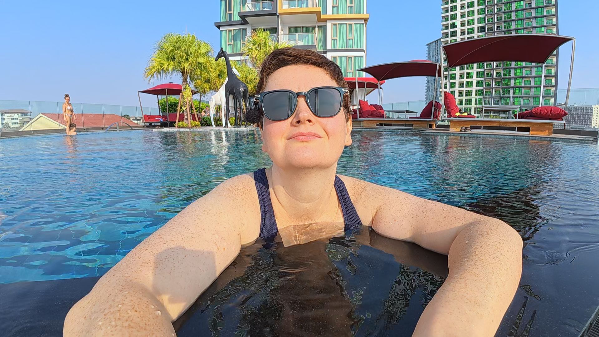 Вован ПРОШТРАФИЛСЯ! 1 января НЕ КАК У ВСЕХ, ОТКИСАЕМ вдвоём в ШИКАРНОМ бассейне! ПЛАВАЕМ в Таиланде смотреть онлайн