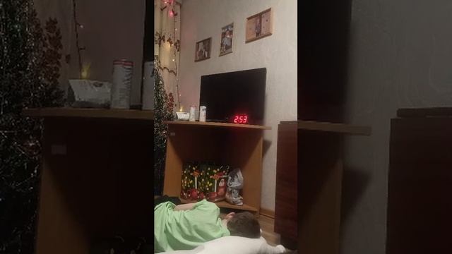 следим за максом смотреть онлайн