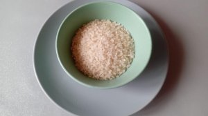 Жареный рис с огурцом  пальчики оближешь