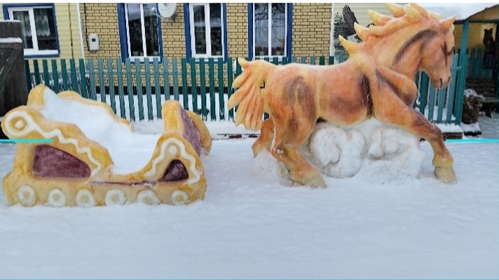 41. Снежные скульптуры. Деревня Большая Мушка.