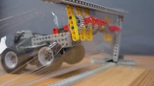 LEGO Engineering: Разрушение стены из полиэтиленовой пленки