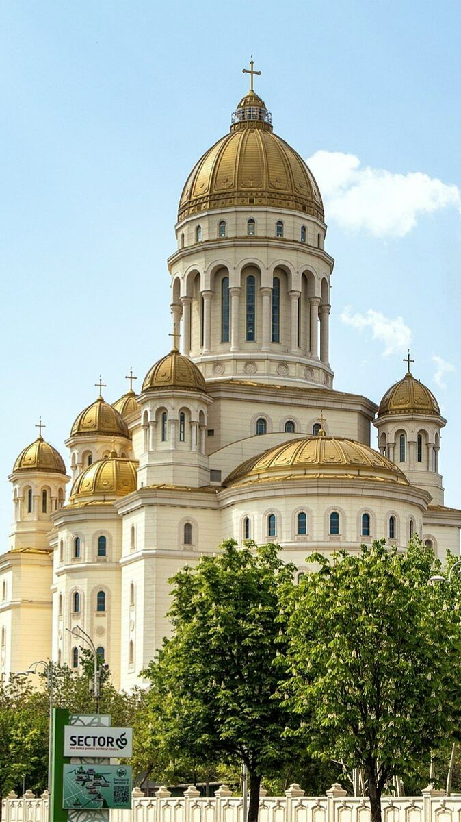 2025. РУМЫНСКАЯ ЦЕРКОВЬ ВОРУЕТ ПАСТВУ У СОСЕДЕЙ: СПЕСЬ РОМАН И РОМАЛ. МНЕНИЕ А.РОЖИНЦЕВА