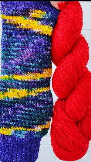 Как хотела Таня красное связать... 😄🧶