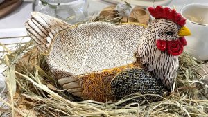 В Светофоре классные завалы посуды! Много новинок для кухни. Красивые тарелки, кружки, кастрюли.