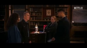 Очередной шедевр от Netflix — вышел мини-сериал «Убегай!» от автора «Голяка»