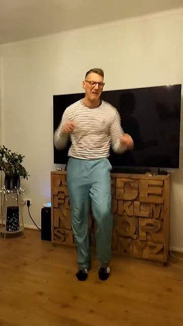 Первые 40 лет детства - самые трудные...👏 Потом легче...👏 смотреть онлайн