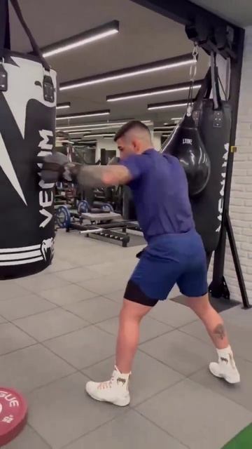 Илия Топурия уже в зале в первый день 2026 года 👀🔥 смотреть онлайн