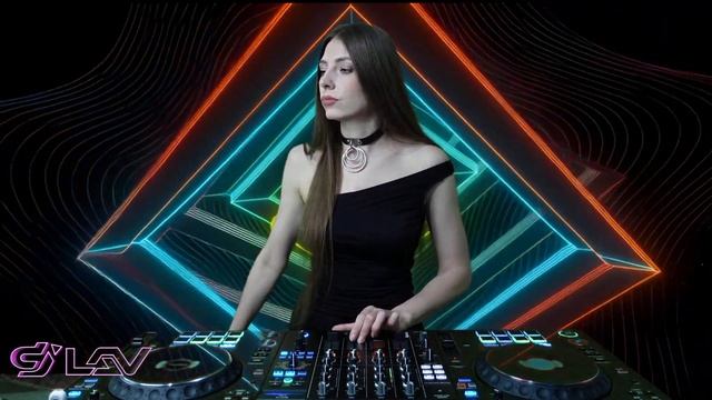 DJ LAV EPISODE 18 [Melodic TechnoIndie Dance DJ Mix] смотреть онлайн