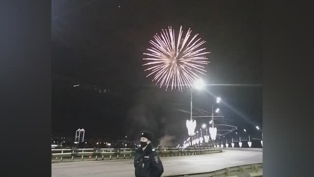 Архив. Салют на Новый год смотреть онлайн