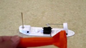 Один из вариантов механизма сброса с авиамодели на радиоуправлении, авиамоделирование.