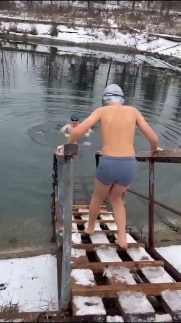 Первый раз в ледяную воду смотреть онлайн