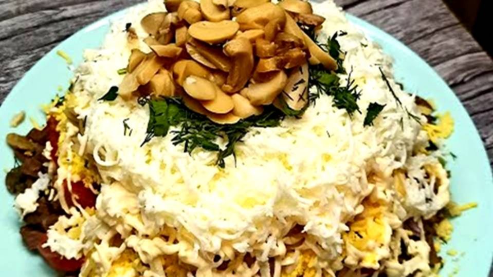 ВКУСНЫЙ САЛАТ, который покорил меня с первой ложки!Праздничный салат с мясом и грибами без картошки