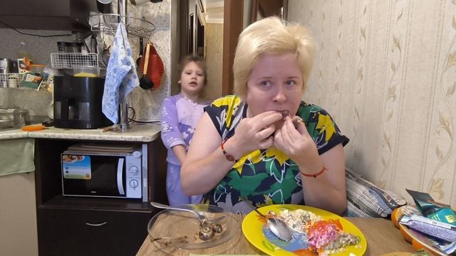 Любашины будни,Мукбанг ✅Ну очень вкусно ‼️ смотреть онлайн