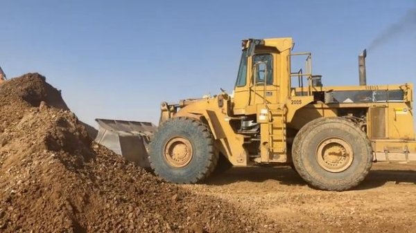 Колесный погрузчик Caterpillar F980, Экскаватор Volvo Ec480Dl, Экскаватор Doosan Dx225Lca, загружающ