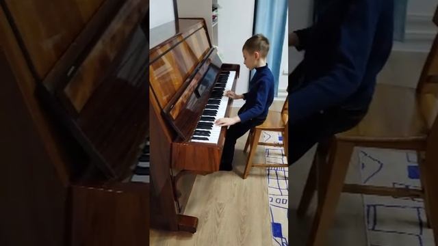 Играем на фортепиано смотреть онлайн