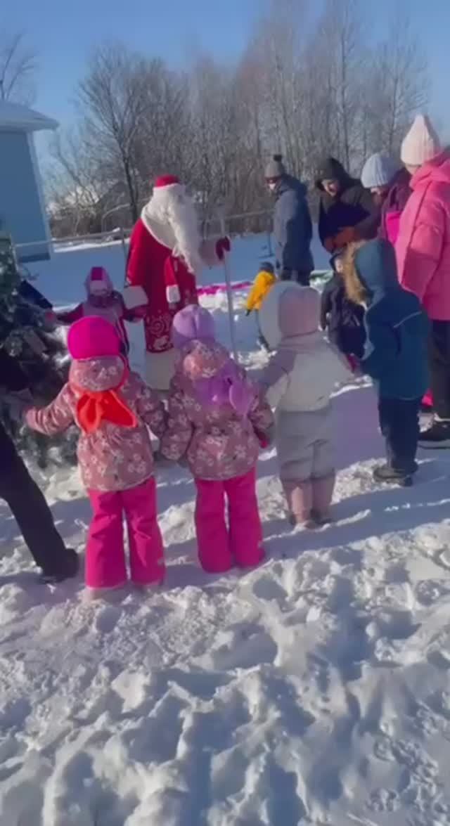 Новогодние гуляния для наших маленьких соседей