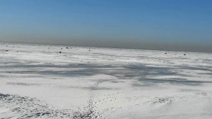 Финский залив зимой под Санкт-Петербургом.