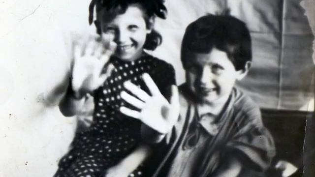 Оживила фото /Я  и сестренка/ Спасибо Алисе!