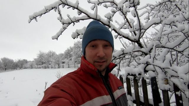 Убирать снег со двора 🌨️ Настоящая зима в деревне ☃️Снежное царство словно в сказку попал