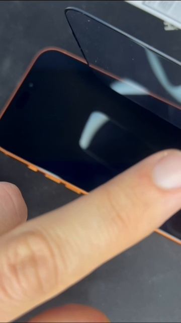 Как поменять/установить защитное стекло на экран телефон.