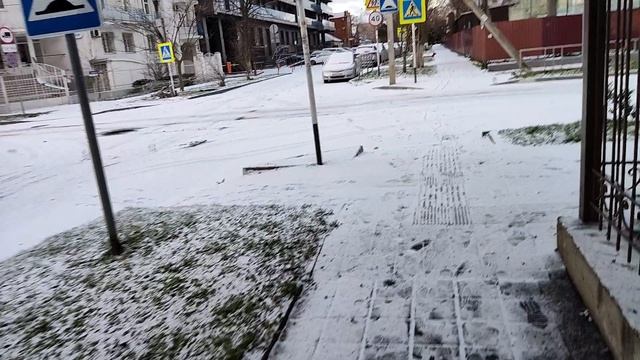 Анапа. За ночь намело снега! Красота! 2 января 2026. 8.30 утра. смотреть онлайн