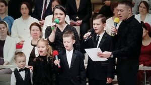 На сене, в хлеву мирно спал Он ♥️🙏 христианская песня