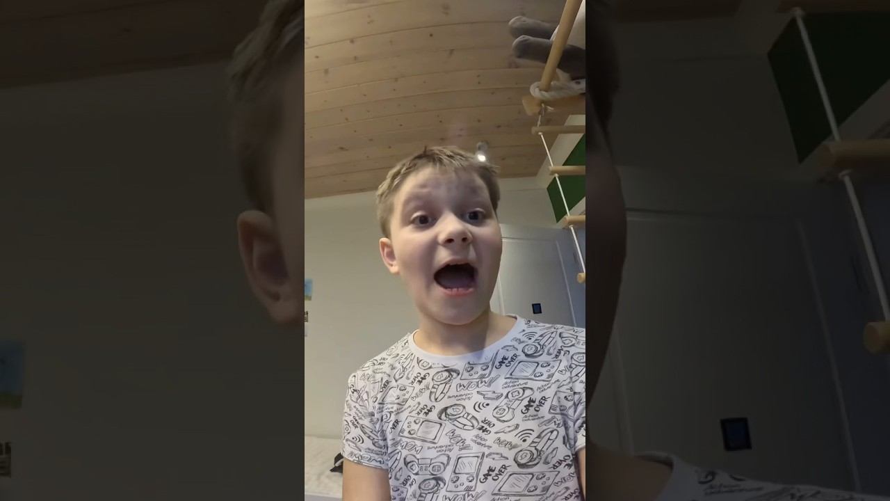 Орущий попугай Кеша ￼