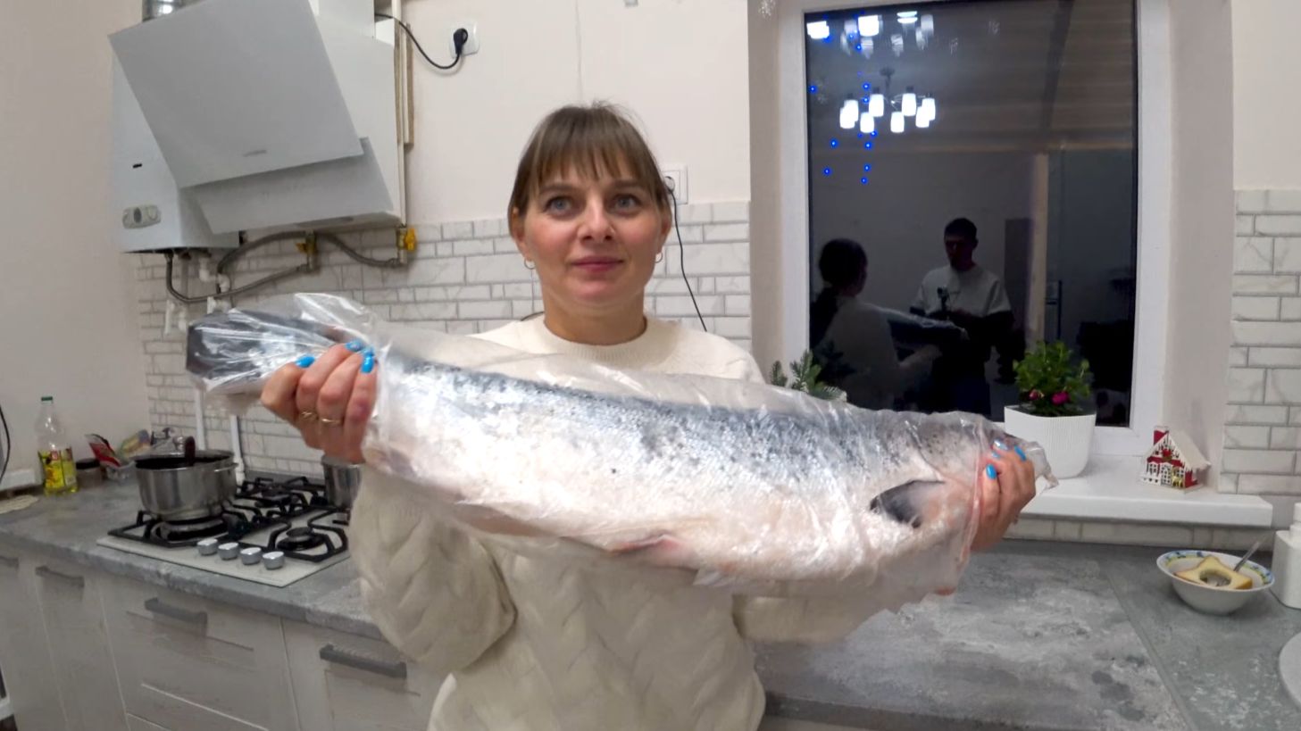 Гости из Сибири: Как мы купили гигантскую рыбу для Нового Года. ИЗ ГОРОДА В ДЕРЕВНЮ 883 серия