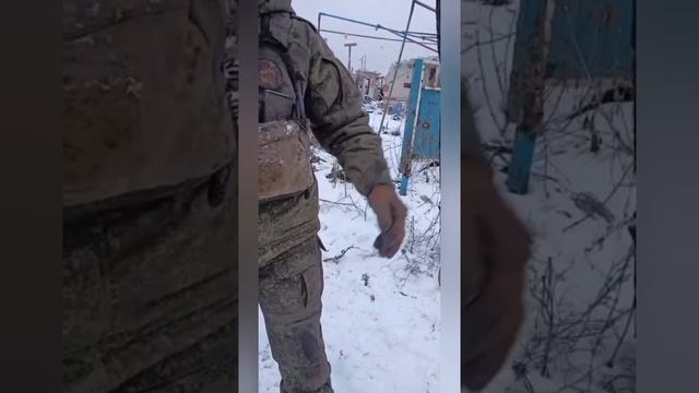 Ролик о наших парнях с передовой на СВО/ Песня под гитару Новый год/ Боевые коты. смотреть онлайн