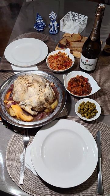 Курица с айвой и хурмой в тажине 🍽 смотреть онлайн