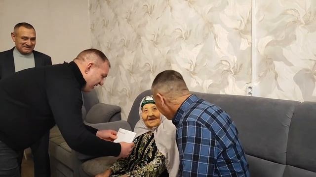 Кәримә апа Фәйзрахманова үзенең туган көнен билгеләп уза смотреть онлайн