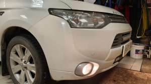 Mitsubishi outlander phev, ПТФ в режиме ДХО.