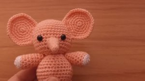 Игрушка слоник крючком ч 2 голова ,туловище.