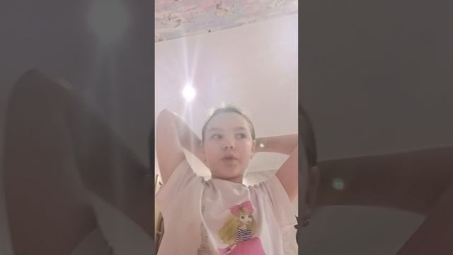 школьный туалет.