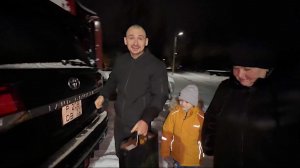 Едем поздравлять родителей. Праздник продолжается. Опять подарки!