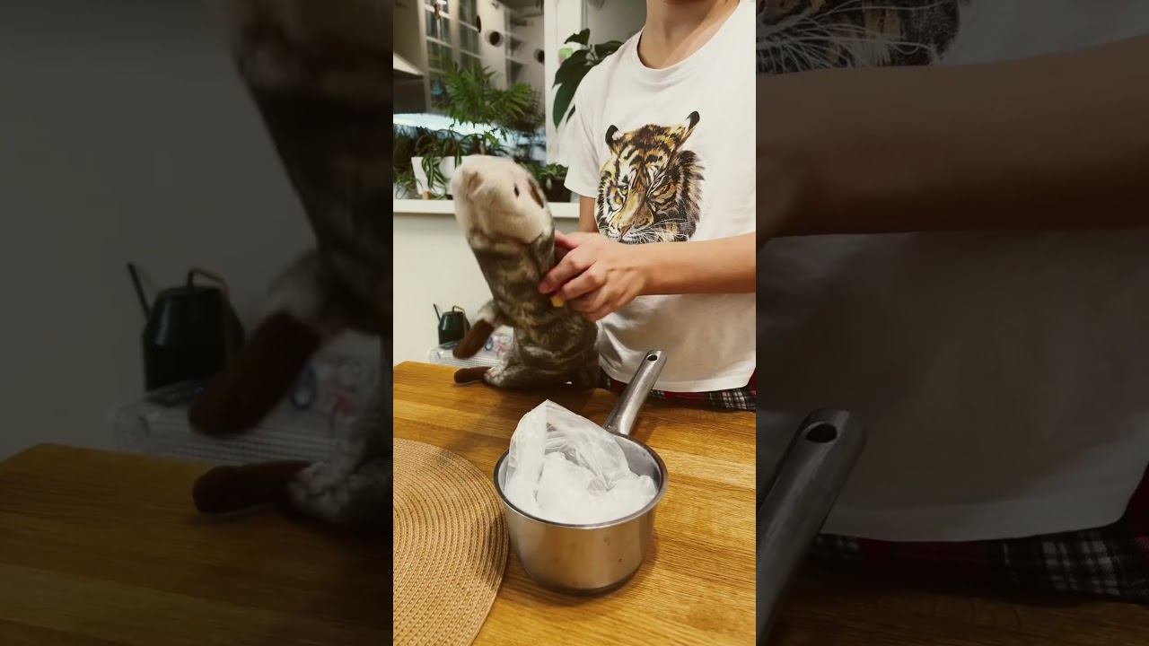 Готовим пельмени ￼.