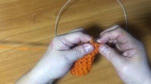 Крупная изнанка спицами