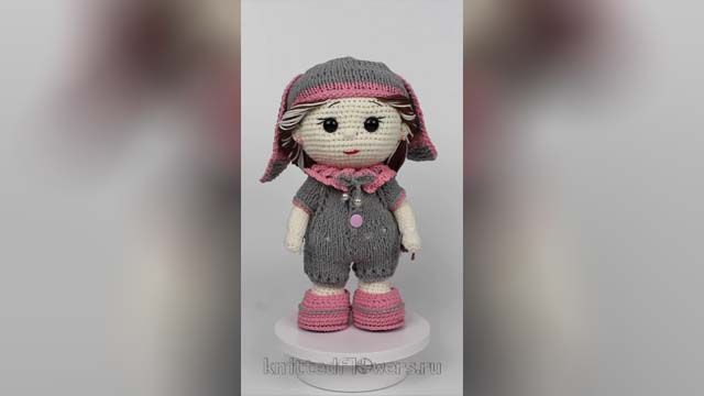 Малышка в костюме зайки