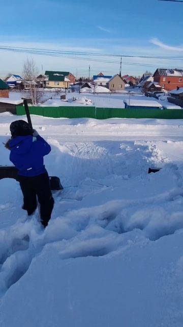 уборка снега на крыше☃️