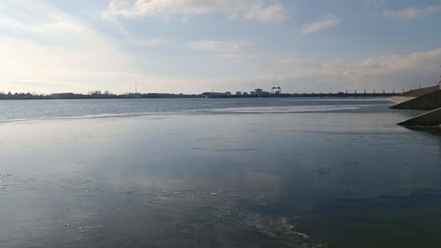 Багаевский гидроузел на Дону. У начала нерестового канала смотреть онлайн