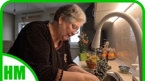 3 января. Суббота - день уборки. Убираю елки.  Приготовила суп.