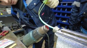 Ремонт розетки электрообогрева фановой трубы вагона купе.