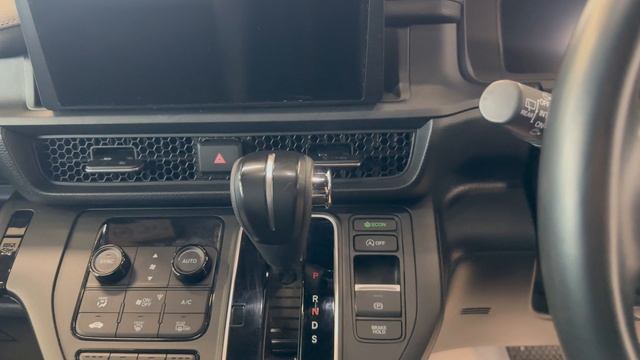 Honda Stepwgn, 2024 год смотреть онлайн